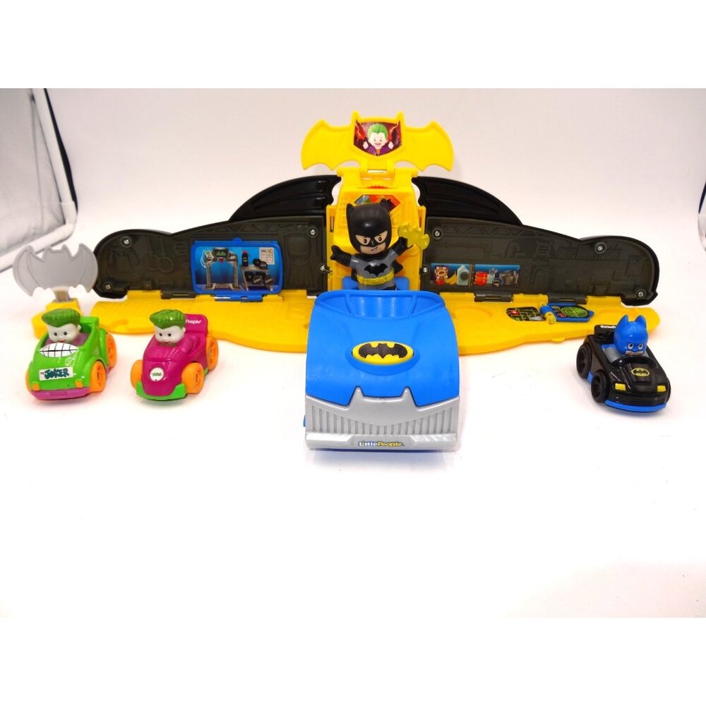 FP Little People DC Super Friends Batman 2 in 1 Batmobile with Batman DC Super F